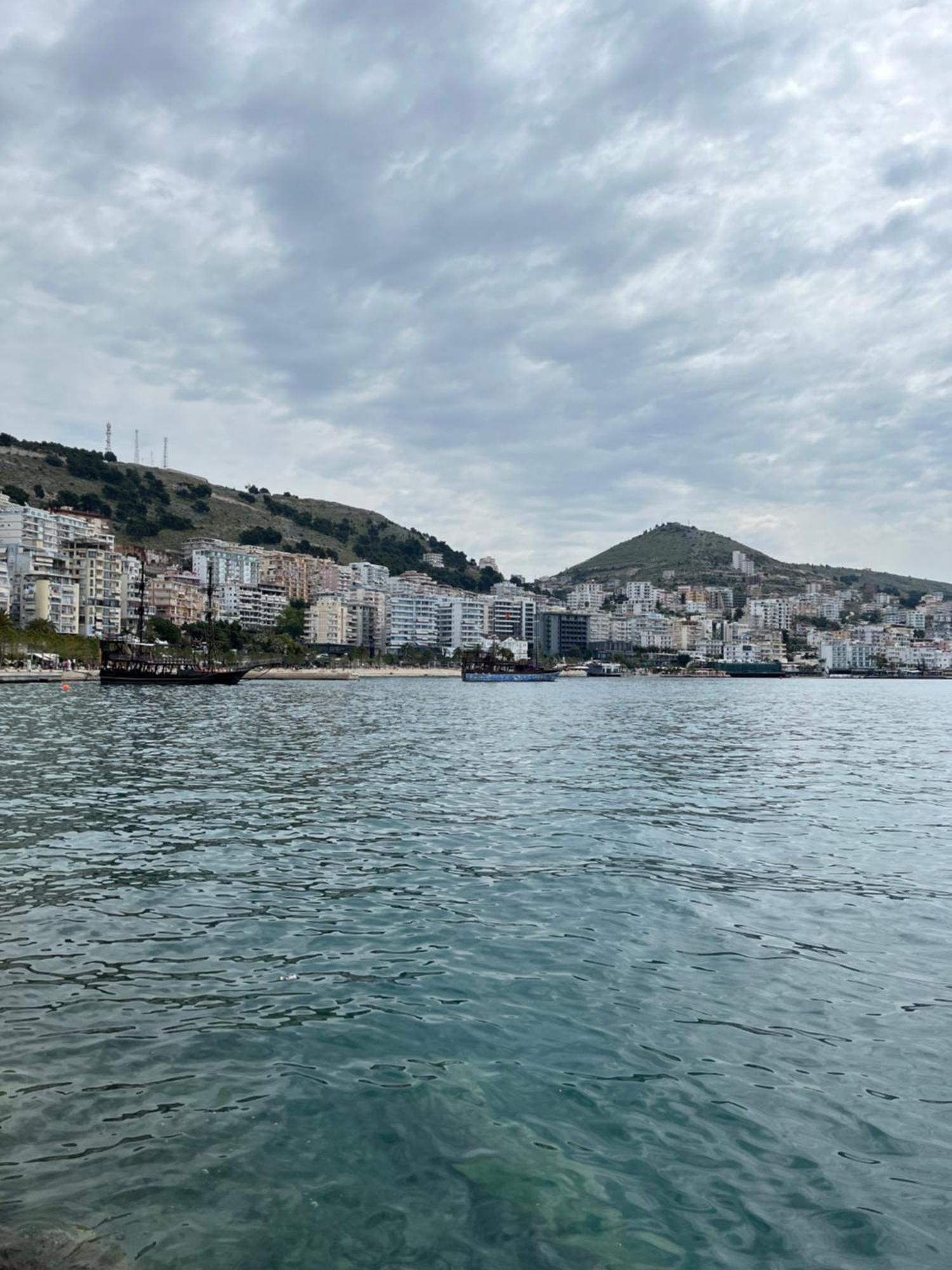 City Beach Apartment Sarandë Exteriör bild